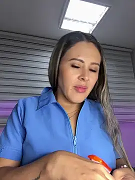 ALONDRAMILF online show from 2, 2, 2025