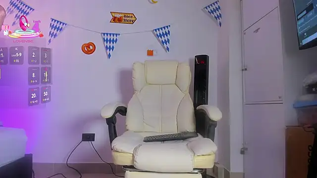 AllisonRoberts  online show from 3, 10, 2025