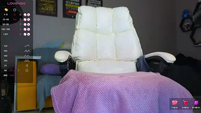  Queen lady  online show from 28, 9, 2025