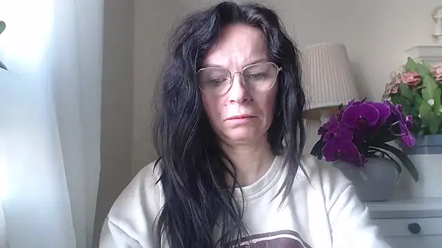 HelenLuxx online show from 29, 10, 2025