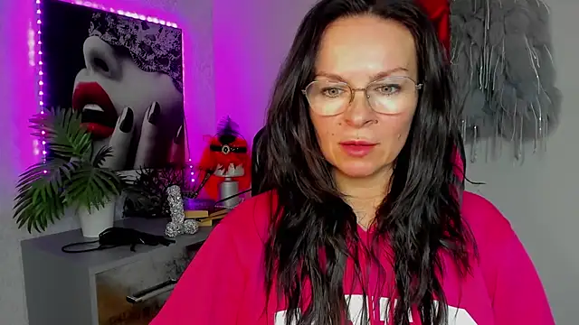 HelenLuxx online show from 17, 3, 2026