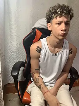 Snapshot of mateodeamjo chatting on 18, 12, 2024 mateodeamjo online show from 18, 12, 2024