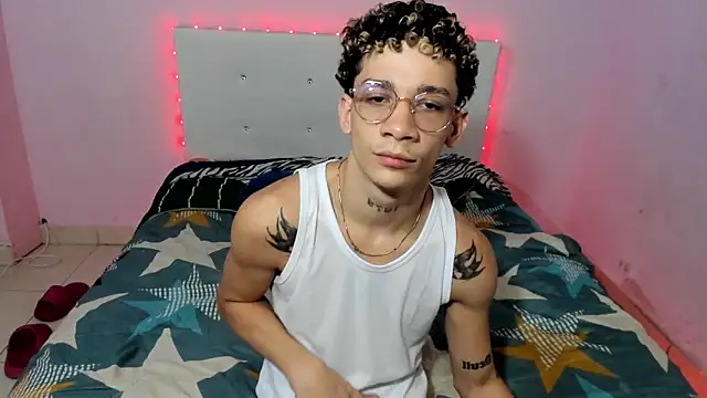 Snapshot of mateodeamjo chatting on 17, 10, 2025 mateodeamjo online show from 17, 10, 2025