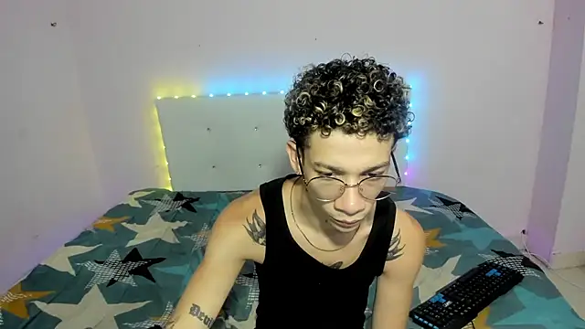 Snapshot of mateodeamjo chatting on 28, 10, 2025 mateodeamjo online show from 28, 10, 2025