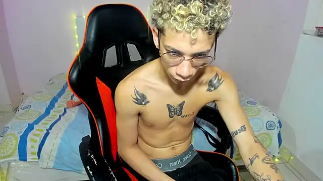 Snapshot of mateodeamjo chatting on 4, 11, 2025 mateodeamjo online show from 4, 11, 2025