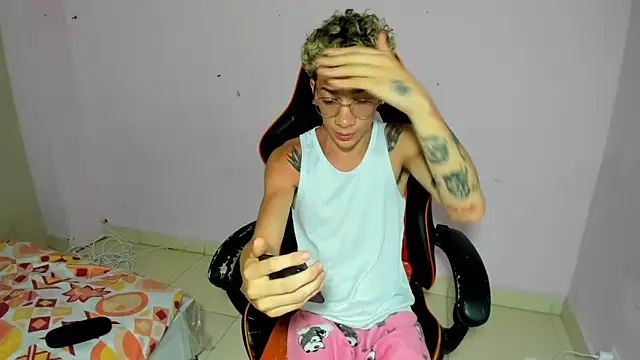 Snapshot of mateodeamjo chatting on 9, 11, 2025 mateodeamjo online show from 9, 11, 2025