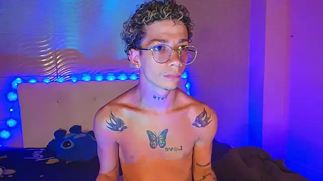 Snapshot of mateodeamjo chatting on 18, 11, 2025 mateodeamjo online show from 18, 11, 2025