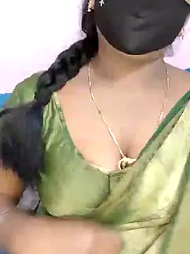 Snapshot of louise92 chatting on 7, 12, 2024 louise92 online show from 7, 12, 2024