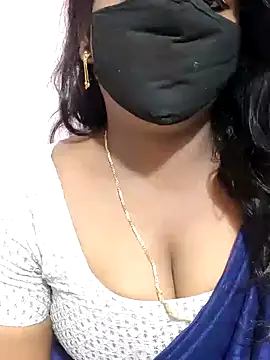 Snapshot of louise92 chatting on 6, 2, 2025 louise92 online show from 6, 2, 2025