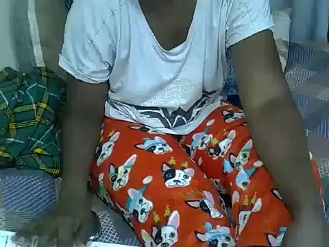 skinnysexynaughty online show from 11, 3, 2026