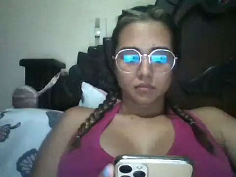 trianabell online show from 4, 3, 2025