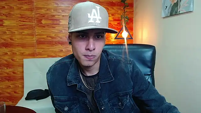 Bastiaan 28 online show from 15, 12, 2024