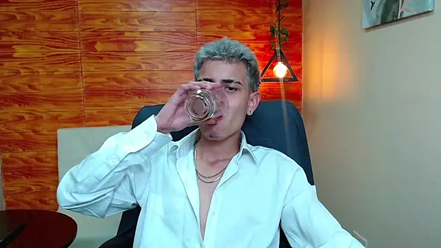 Bastiaan 28 online show from 18, 12, 2024