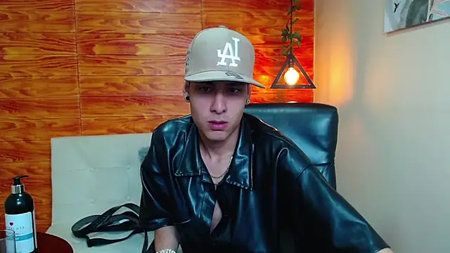 Bastiaan 28 online show from 5, 1, 2025