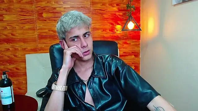 Bastiaan 28 online show from 5, 1, 2025