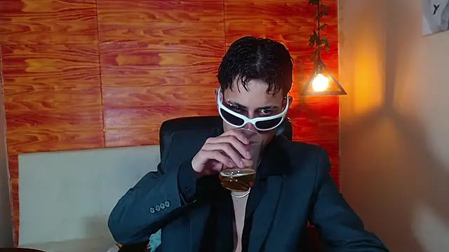 Bastiaan 28 online show from 4, 3, 2025