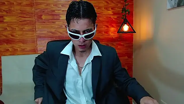 Bastiaan 28 online show from 6, 3, 2025