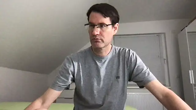 zxzx cam1 online show from 11, 10, 2025