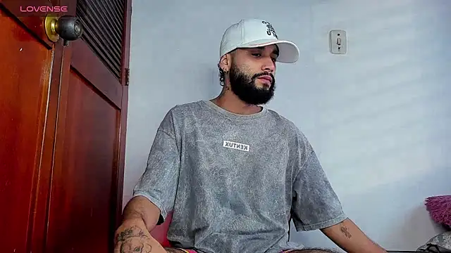 Snapshot of estiben_05 chatting on 18, 1, 2025 estiben 05 online show from 18, 1, 2025