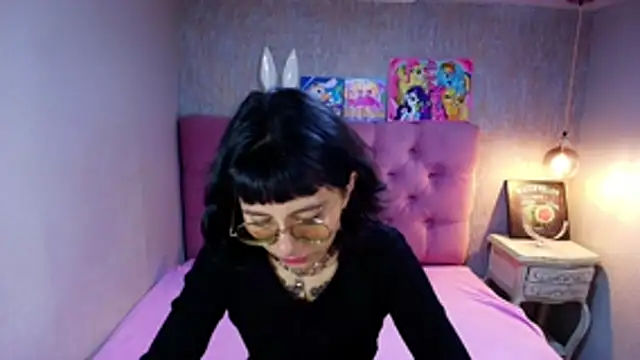 charlottemoonxz online show from 28, 7, 2026