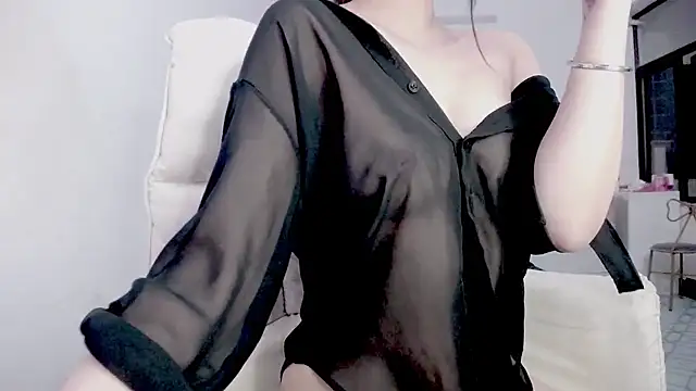 Snapshot of _OMO_ chatting on 11, 12, 2024 OMO online show from 11, 12, 2024