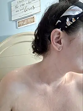 MilfyMrsRobinson online show from 18, 2, 2025