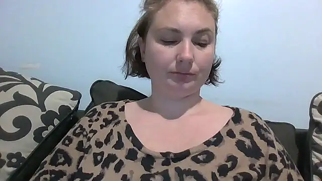 MilfyMrsRobinson online show from 6, 1, 2026