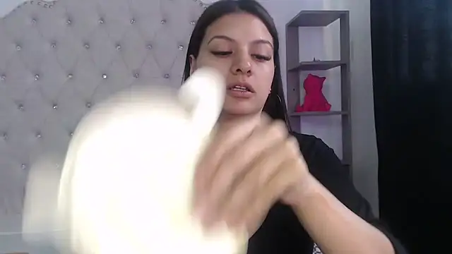 Abril Squirt online show from 24, 4, 2026