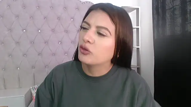 Snapshot of Abril_Squirt chatting on 4, 5, 2026 Abril Squirt online show from 4, 5, 2026