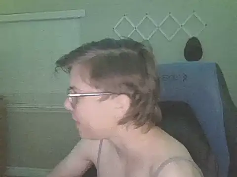 KaliSnow199623 online show from 2, 2, 2025