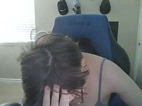 KaliSnow199623 online show from 2, 2, 2025