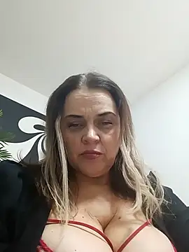 hugebobbs online show from 3, 2, 2026