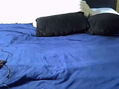 Snapshot of Bed_cinnamon chatting on 18, 12, 2025 Bed cinnamon online show from 18, 12, 2025