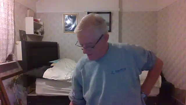 Snapshot of shaun63m chatting on 29, 11, 2025 shaun63m online show from 29, 11, 2025