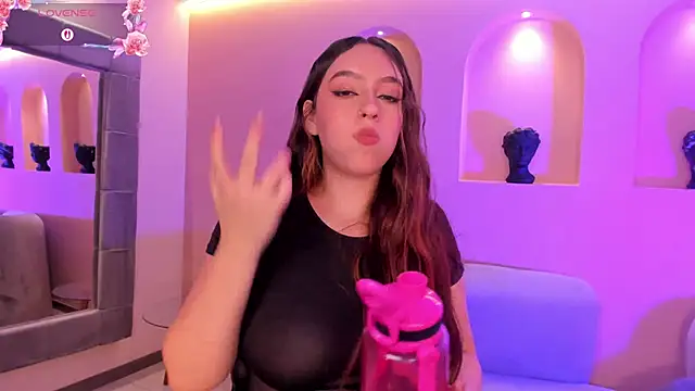 Snapshot of BellaRose_X chatting on 20, 2, 2025 BellaRose X online show from 20, 2, 2025