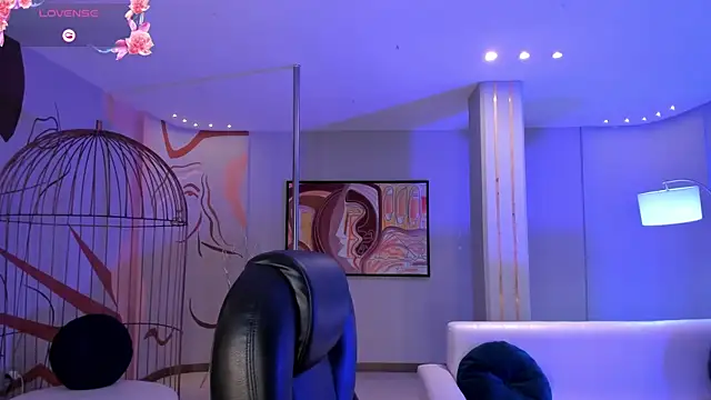 Snapshot of BellaRose_X chatting on 6, 3, 2025 BellaRose X online show from 6, 3, 2025