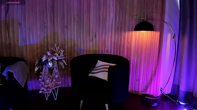 ViolettHansson online show from 11, 11, 2025