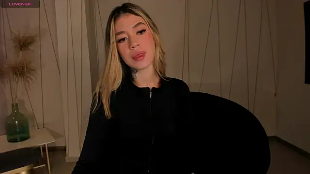 ViolettHansson online show from 9, 1, 2026