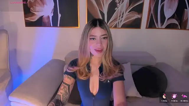 ViolettHansson online show from 9, 7, 2026