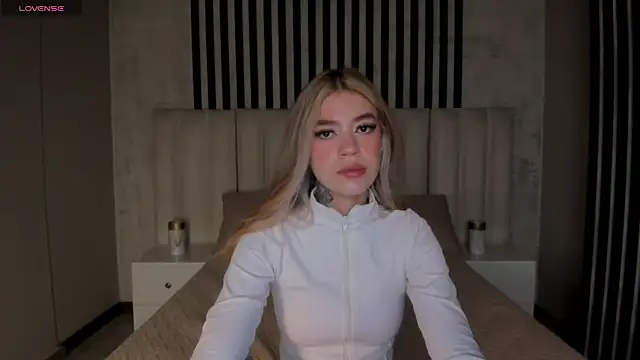 ViolettHansson online show from 29, 7, 2026