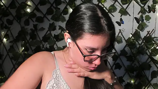 CoralineSanchez online show from 21, 10, 2025