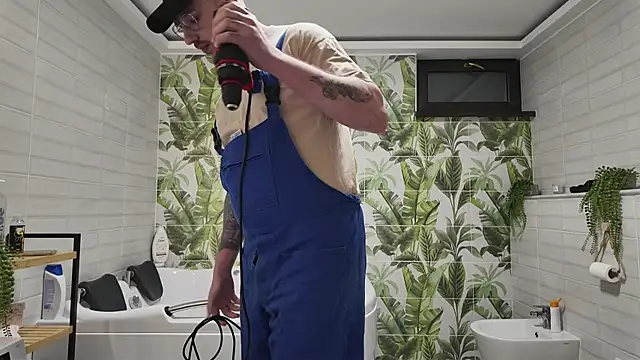 Snapshot of ValeriaGrey chatting on 12, 11, 2025 ValeriaGrey online show from 12, 11, 2025