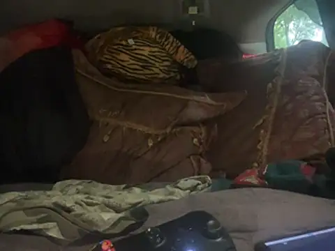 SlimeCrownzOut5 online show from 22, 4, 2026