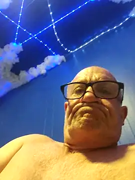 justjerkinaround666 online show from 30, 4, 2026