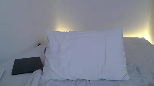 Snapshot of __Meow chatting on 3, 1, 2025 Meow online show from 3, 1, 2025