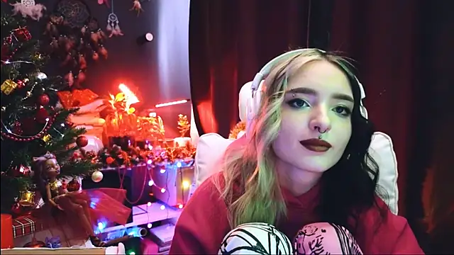 Snapshot of Avi_Nile chatting on 25, 12, 2024 Avi Nile online show from 25, 12, 2024