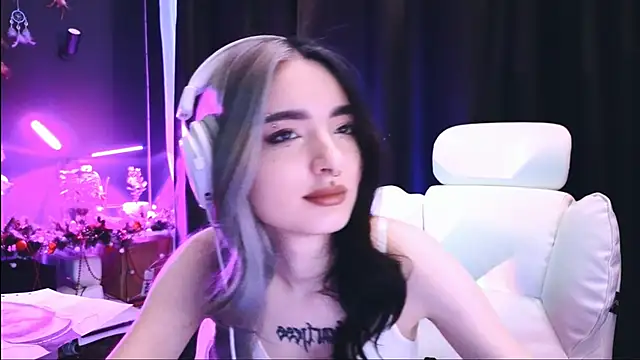 Snapshot of Avi_Nile chatting on 20, 1, 2025 Avi Nile online show from 20, 1, 2025