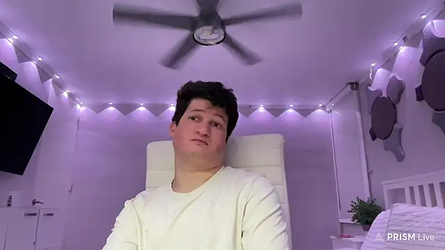 Snapshot of Lorenzo_hernandez chatting on 1, 3, 2025 Lorenzo hernandez online show from 1, 3, 2025