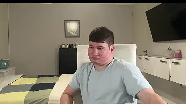 Snapshot of Lorenzo_hernandez chatting on 7, 11, 2025 Lorenzo hernandez online show from 7, 11, 2025