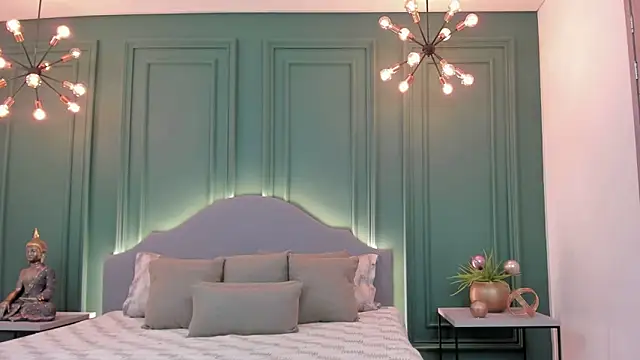 IrisBaker online show from 30, 12, 2024